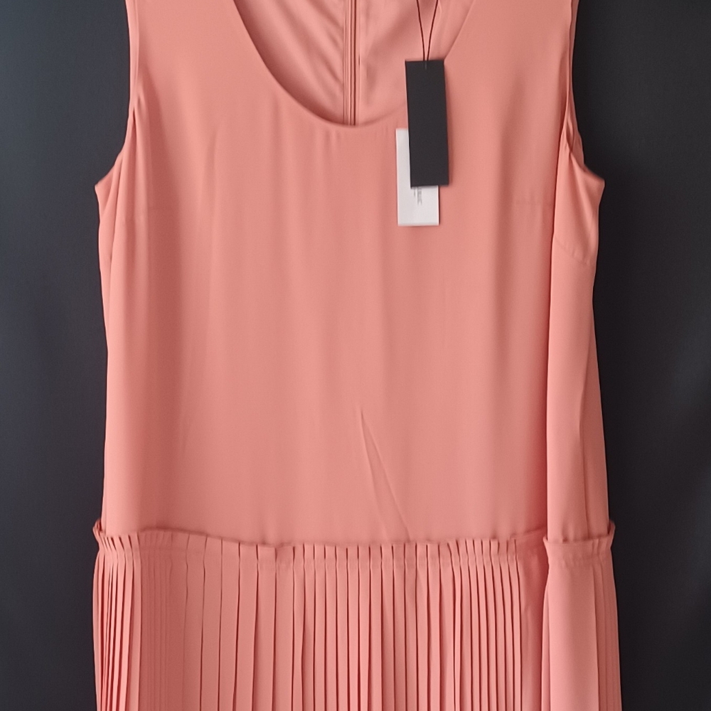 Vintage looking DRESS 🍑included. BANANA REPUBLIC